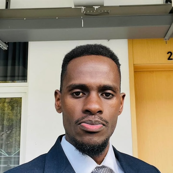 Portrait of Mr. Junior T, Founder and Lab Director